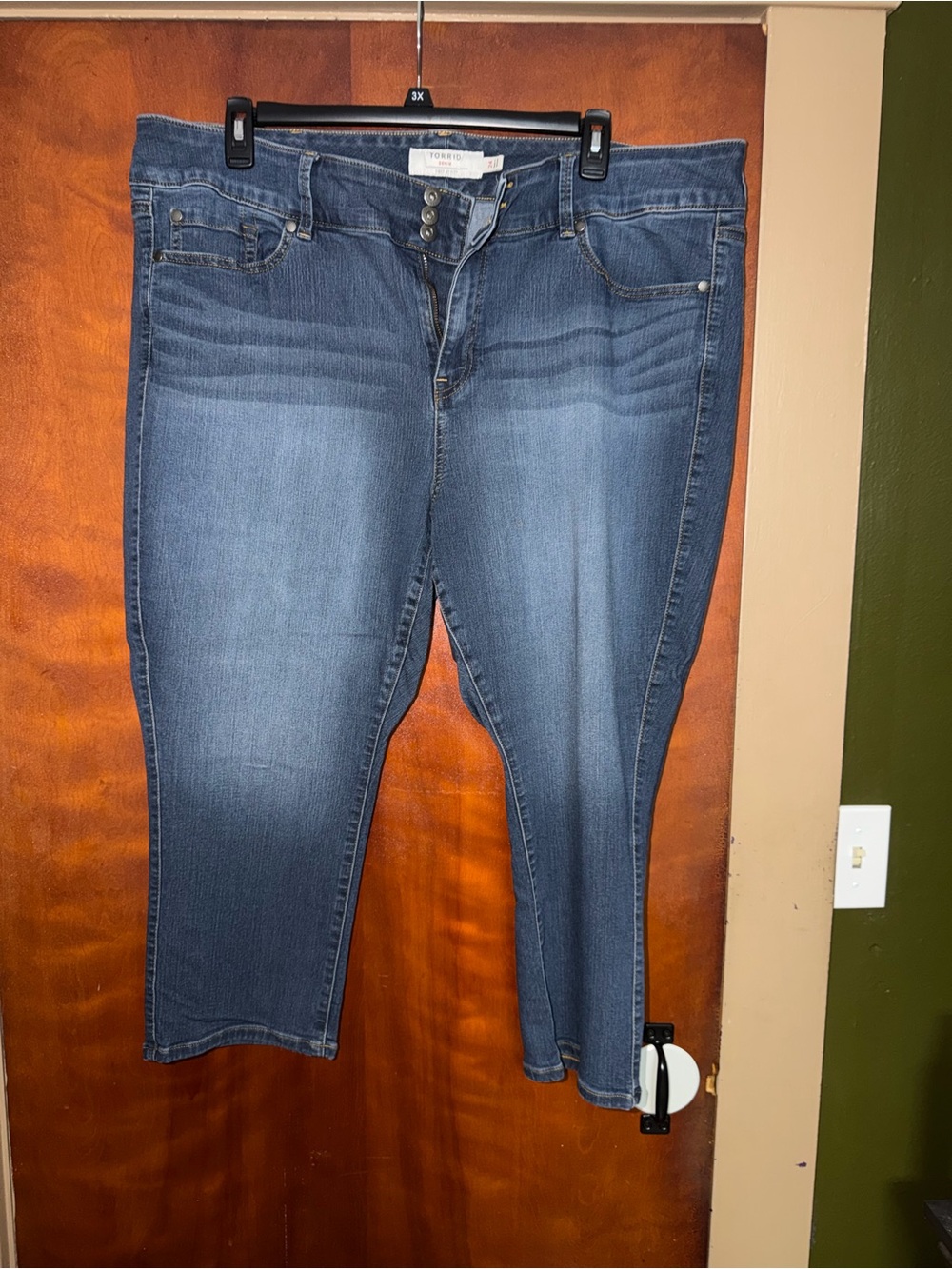 torrid Dark Wash Curvy Capri Jeggings